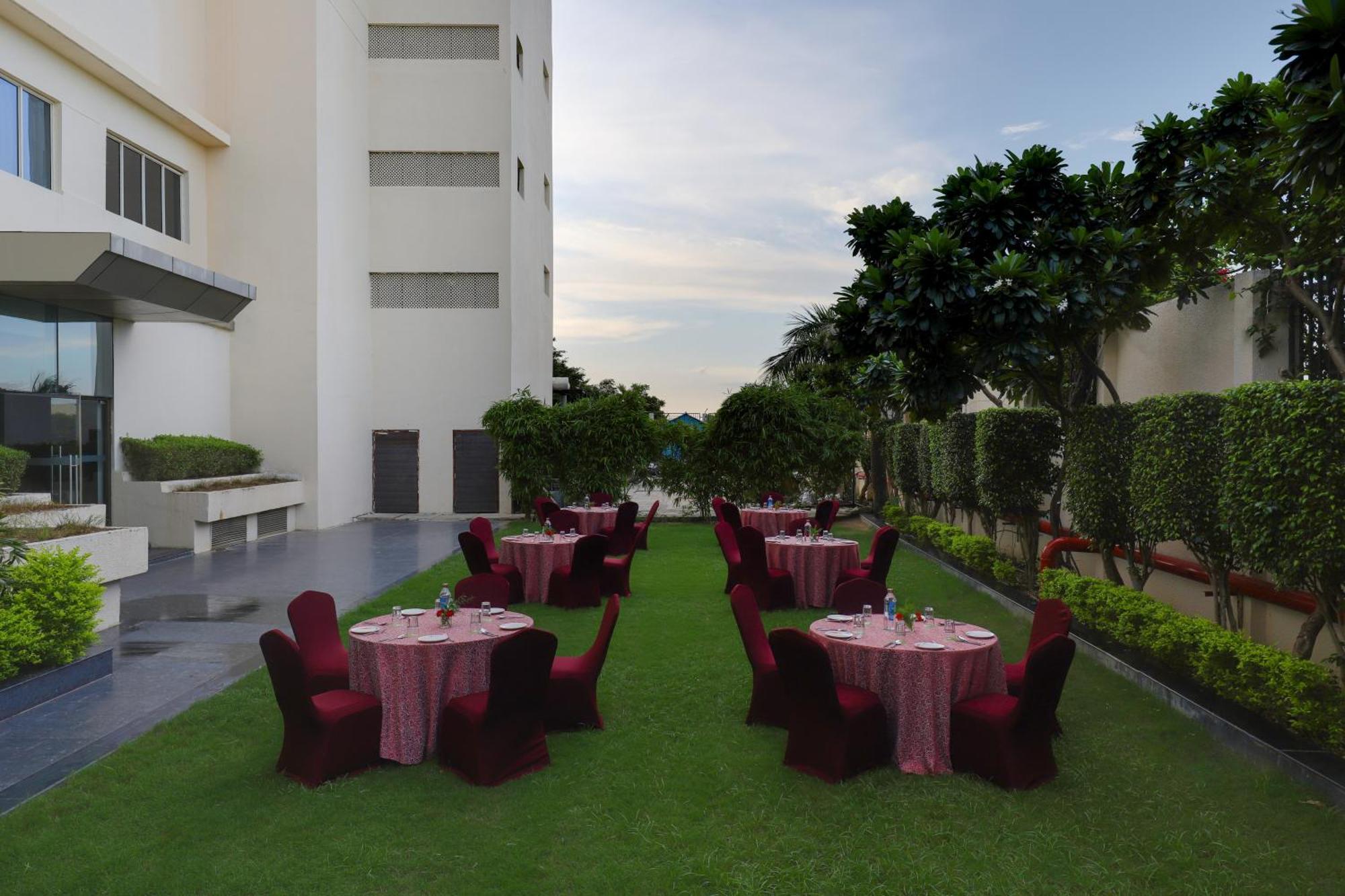 Saura Hotel, Agra - A Club Mahindra Associate Exterior foto